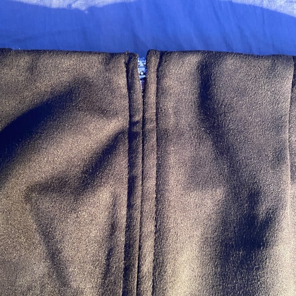 Stretch forest green pants. Zipper in back. Never worn - Picture 5 of 5
